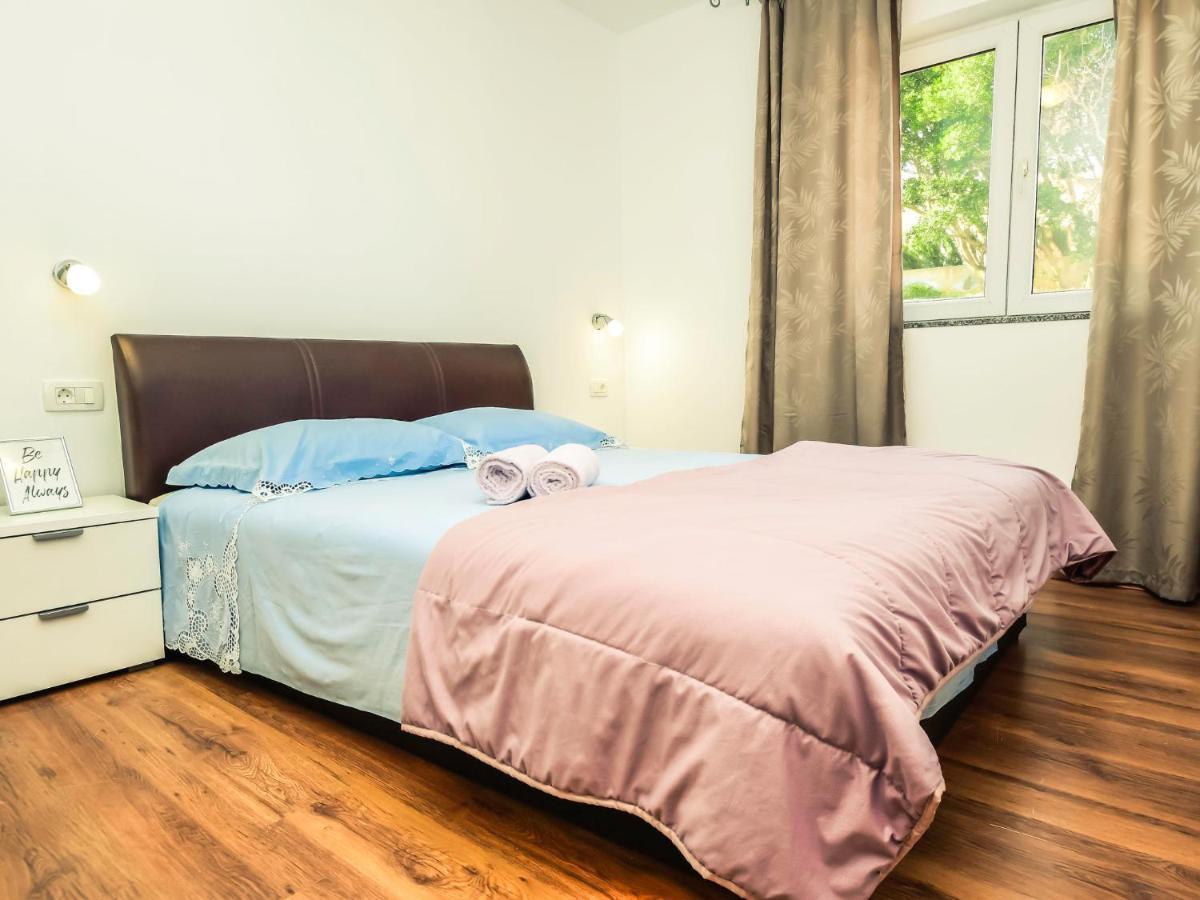 Holiday Home Marijana By Interhome Maslenica Bagian luar foto