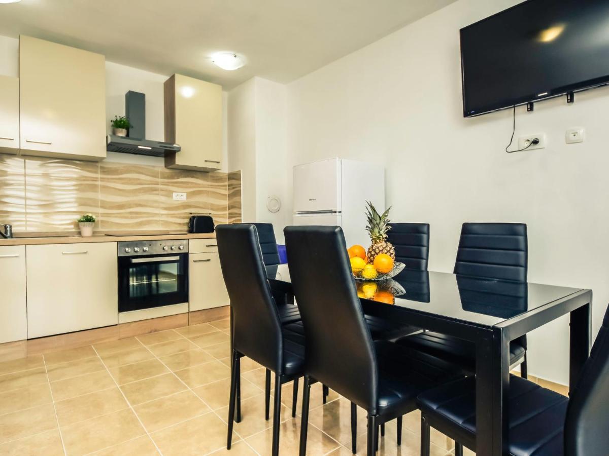 Holiday Home Marijana By Interhome Maslenica Bagian luar foto