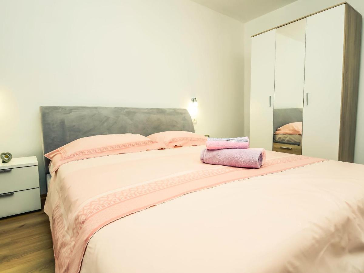 Holiday Home Marijana By Interhome Maslenica Bagian luar foto